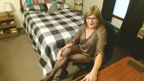 Snapshot of sexysindey79 chatting on 12/26/24, 09:04 sexysindey79 online show from 12/26/24, 09:04