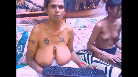 sexyva4u2luv online show from 09/15/25, 09:31