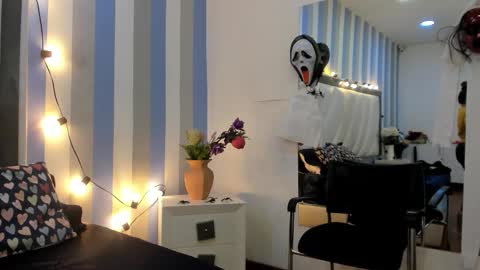 Mary online show from 10/14/25, 11:44