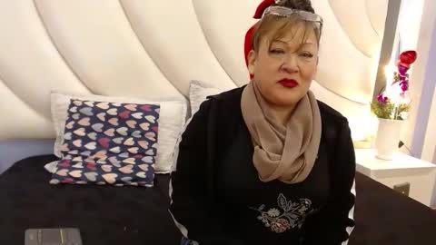 Mary online show from 12/02/25, 11:37