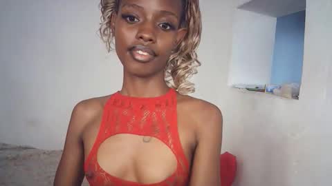 Snapshot of sexyzuriel chatting on 03/22/26, 11:35 sexyzuriel online show from 03/22/26, 11:35