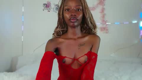 Snapshot of sexyzuriel chatting on 04/13/26, 08:53 sexyzuriel online show from 04/13/26, 08:53