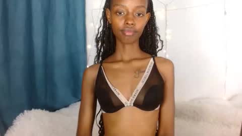 Snapshot of sexyzuriel chatting on 06/03/26, 06:24 sexyzuriel online show from 06/03/26, 06:24