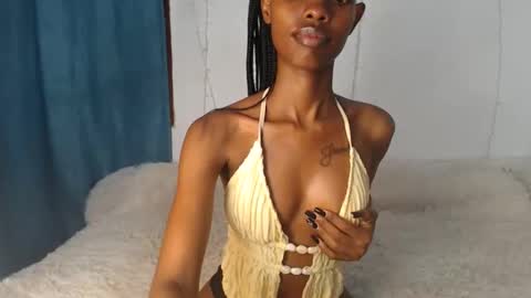 Snapshot of sexyzuriel chatting on 06/09/26, 09:04 sexyzuriel online show from 06/09/26, 09:04