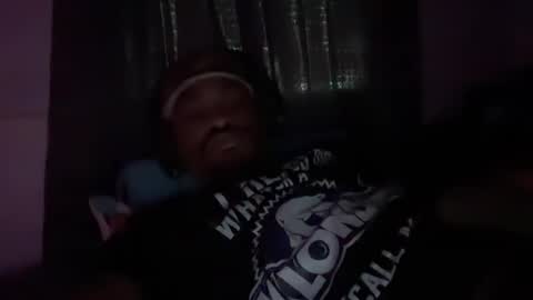 Snapshot of sgtbbcwilly chatting on 11/18/25, 12:20 sgtbbcwilly online show from 11/18/25, 12:20