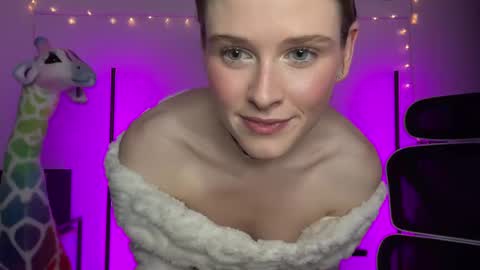 Snapshot of shadebabe chatting on 12/11/24, 11:30 shadebabe online show from 12/11/24, 11:30