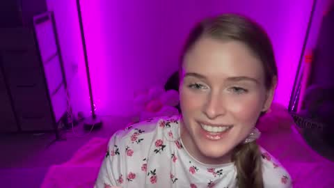 shadebabe online show from 11/23/25, 07:41