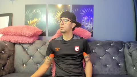 Snapshot of shadowlustt chatting on 09/19/25, 12:50 shadowlustt online show from 09/19/25, 12:50