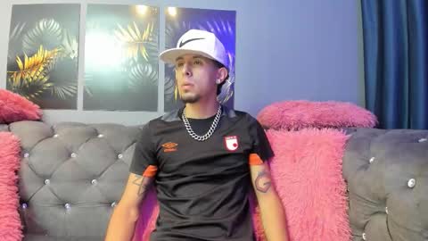 Snapshot of shadowlustt chatting on 10/12/25, 01:43 shadowlustt online show from 10/12/25, 01:43