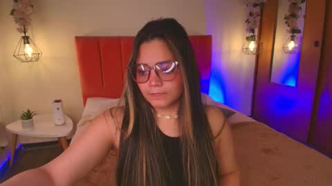 Snapshot of shadya_ chatting on 04/10/26, 03:34 Shadya online show from 04/10/26, 03:34