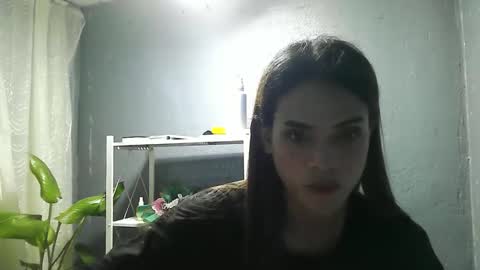 Snapshot of shaharra chatting on 11/19/25, 11:43 shaharra online show from 11/19/25, 11:43