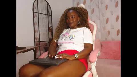 Snapshot of shaira___ chatting on 11/08/25, 12:33 Shaira online show from 11/08/25, 12:33