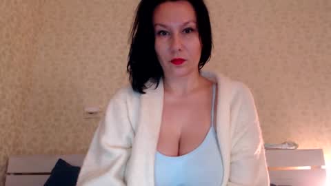 Mila online show from 02/04/25, 08:24
