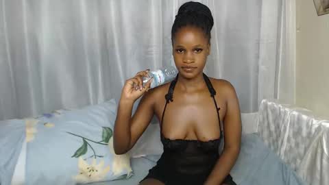 Snapshot of shaky396294 chatting on 10/13/25, 01:11 shaky xxx online show from 10/13/25, 01:11