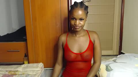 Snapshot of shaky396294 chatting on 10/27/25, 12:15 shaky xxx online show from 10/27/25, 12:15