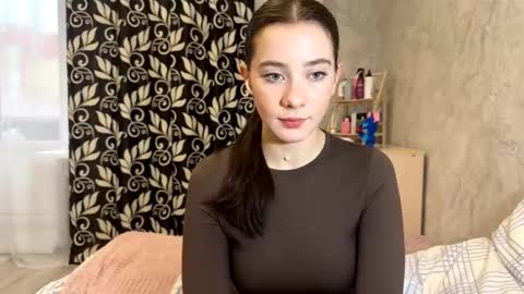 Snapshot of shalasauage chatting on 12/14/25, 07:36 Lara online show from 12/14/25, 07:36