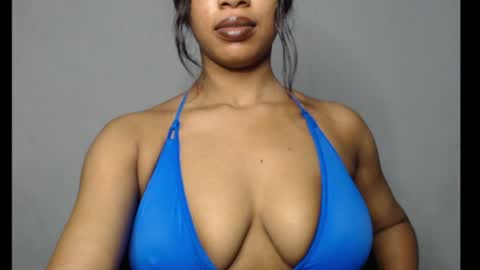 Snapshot of shallie_x chatting on 06/13/26, 07:06 ESTHER online show from 06/13/26, 07:06