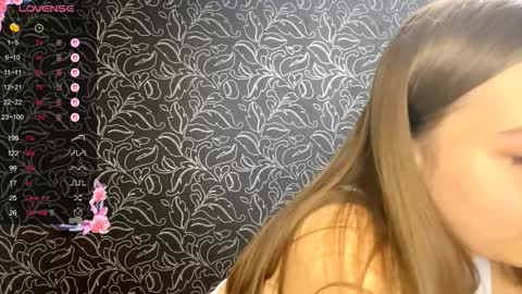 Snapshot of shalonjoosten chatting on 10/05/25, 08:07 Iris online show from 10/05/25, 08:07