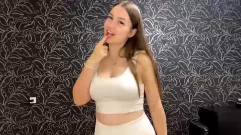 Snapshot of shalonjoosten chatting on 10/16/25, 08:10 Iris online show from 10/16/25, 08:10