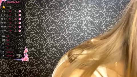 Snapshot of shalonjoosten chatting on 10/26/25, 08:04 Iris online show from 10/26/25, 08:04