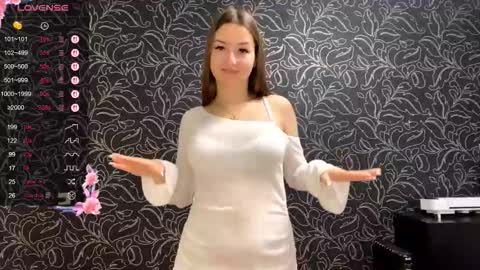 Snapshot of shalonjoosten chatting on 10/30/25, 08:20 Iris online show from 10/30/25, 08:20