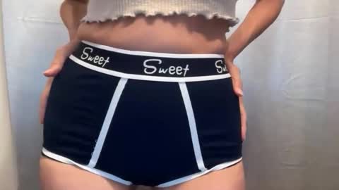 Snapshot of shamanwoman chatting on 12/01/25, 05:29 Shaman Woman online show from 12/01/25, 05:29