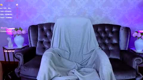 Lessi online show from 11/22/25, 02:27