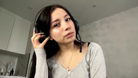 Viola online show from 11/29/25, 07:22