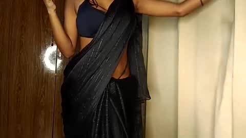 Snapshot of shanayakapoor chatting on 01/18/26, 03:49 Shanaya Kappor online show from 01/18/26, 03:49