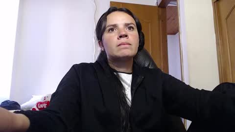 Snapshot of shanel_lozano chatting on 09/25/25, 08:01 shanel_lozano online show from 09/25/25, 08:01