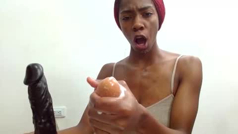 S H A N E L L E   online show from 09/16/25, 12:50