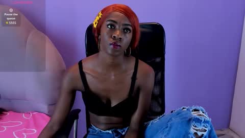 S H A N E L L E   online show from 10/08/25, 12:36