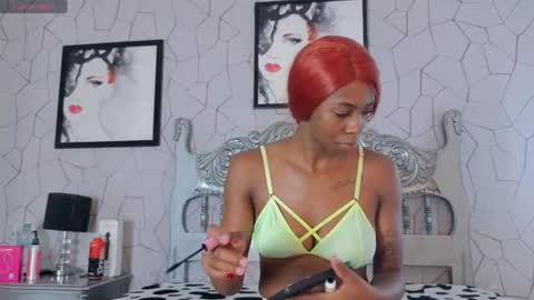 S H A N E L L E   online show from 06/11/26, 01:53