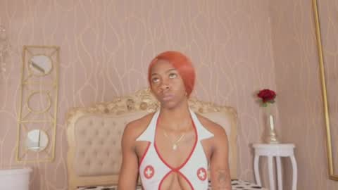 S H A N E L L E   online show from 06/15/26, 07:05