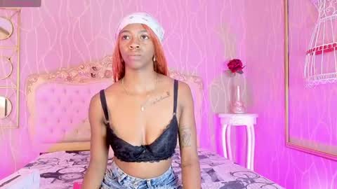 S H A N E L L E   online show from 06/22/26, 03:42