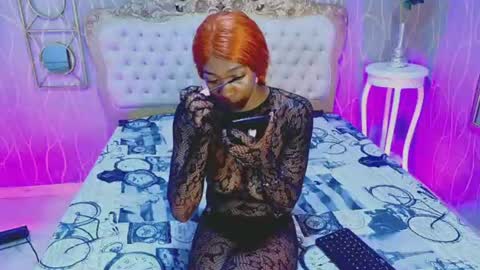 S H A N E L L E   online show from 07/04/26, 09:21