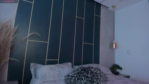 Snapshot of shanellmoore chatting on 12/19/25, 11:39 Shanell Moore online show from 12/19/25, 11:39