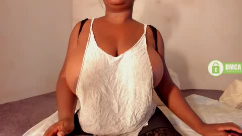 Snapshot of shaniblack chatting on 11/13/25, 03:33 Danna online show from 11/13/25, 03:33