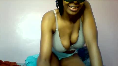 Snapshot of shanizzz chatting on 03/15/26, 08:37 shanizz online show from 03/15/26, 08:37