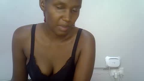 Snapshot of shanizzz chatting on 05/16/26, 01:21 shanizz online show from 05/16/26, 01:21