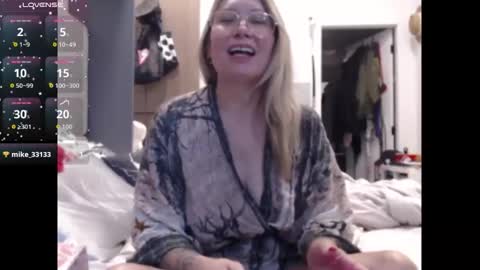 Snapshot of shannon07 chatting on 11/03/25, 06:53 Shannon07 online show from 11/03/25, 06:53