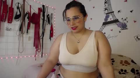 Snapshot of shannon_queen_ chatting on 03/10/26, 04:06 Shannon online show from 03/10/26, 04:06