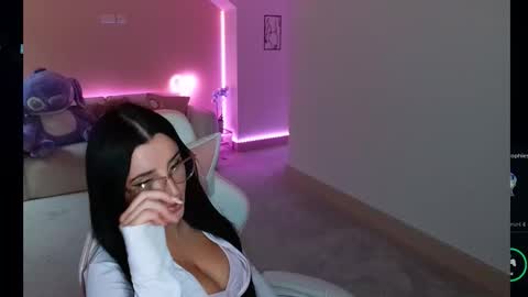 Snapshot of shannonblooms chatting on 10/14/25, 03:35 Shanmais online show from 10/14/25, 03:35