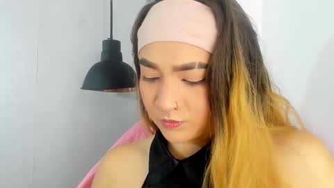 Shanntal  online show from 10/17/25, 02:19