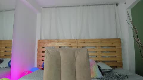 Snapshot of shanon_brown1 chatting on 11/30/25, 01:48 Shantal online show from 11/30/25, 01:48