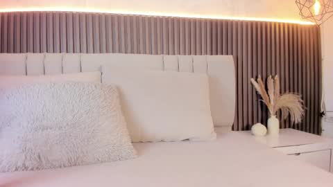 Snapshot of shanonclark chatting on 11/01/25, 06:21 SHANON online show from 11/01/25, 06:21