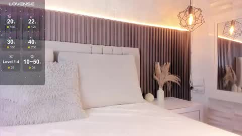 Snapshot of shanonclark chatting on 11/06/25, 07:15 SHANON online show from 11/06/25, 07:15