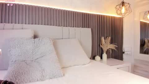 Snapshot of shanonclark chatting on 11/07/25, 07:36 SHANON online show from 11/07/25, 07:36