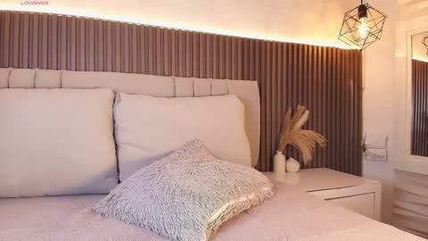 Snapshot of shanonclark chatting on 12/05/25, 07:32 SHANON online show from 12/05/25, 07:32