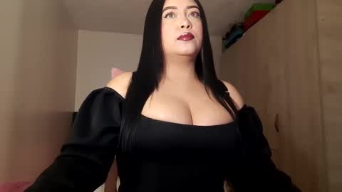 Snapshot of shanonn_diprima_ chatting on 02/08/25, 03:30 Cami Ortiz independent model online show from 02/08/25, 03:30